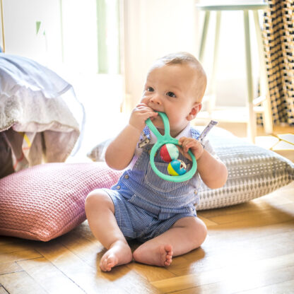 sophie-la-girafe-magasin-puériculture-nantes-bébé-éveil-corbeille-lange-hochet-doudou