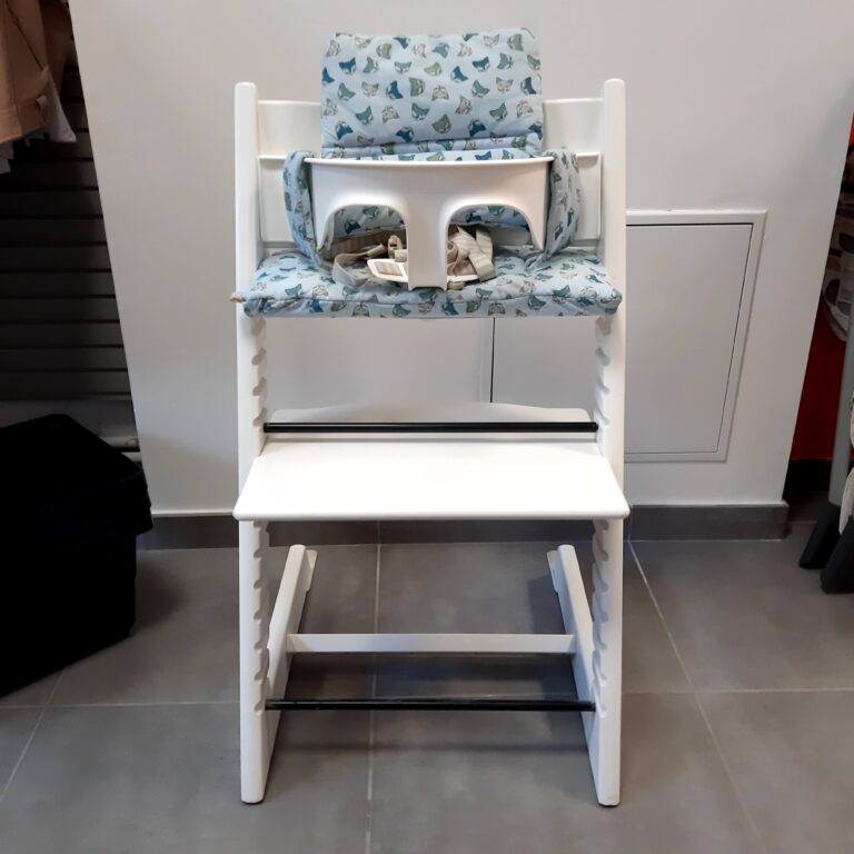 Chaise haute Trip Trap en bois blanc de STOKKE occasion La Caverne d