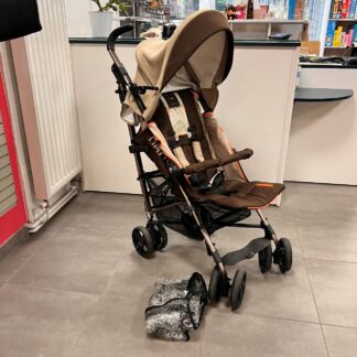 poussette canne allongeable et au pliage compact et plus courte que les cannes habituelles.