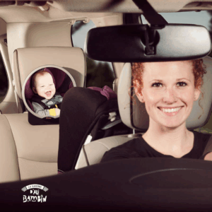 un miroir en voiture pour les enfants en dos route