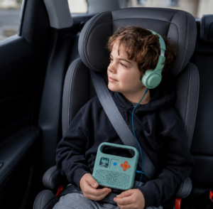 la merlin, une enceinte avec du contenu musical ou des histoires pour des enfants de 3 à 12 ans.