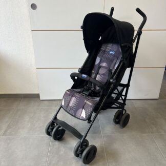 une poussette canne noir London Up de CHICCO en seconde main visible à Nantes chez Ali Bambin